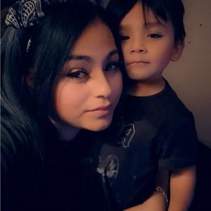 Meet your Posher, Elvia